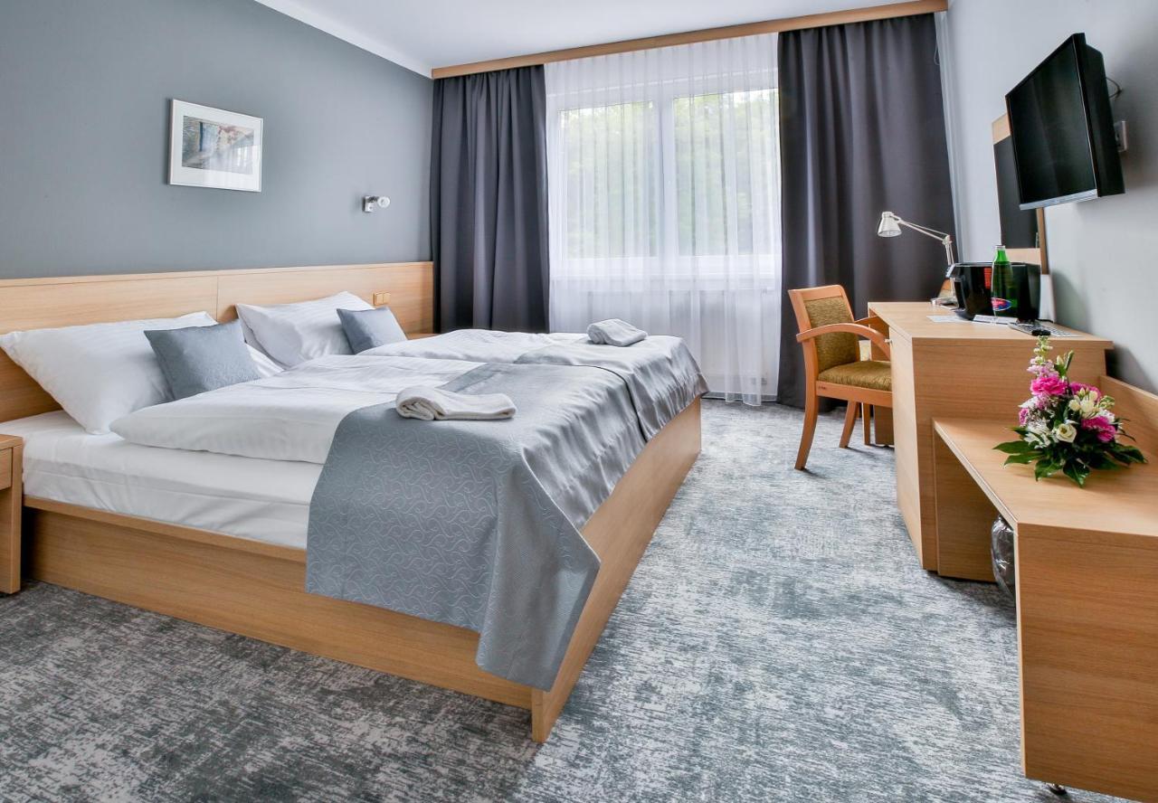 Lh Parkhotel Hluboka Nad Vltavou Congress & Wellness ภายนอก รูปภาพ