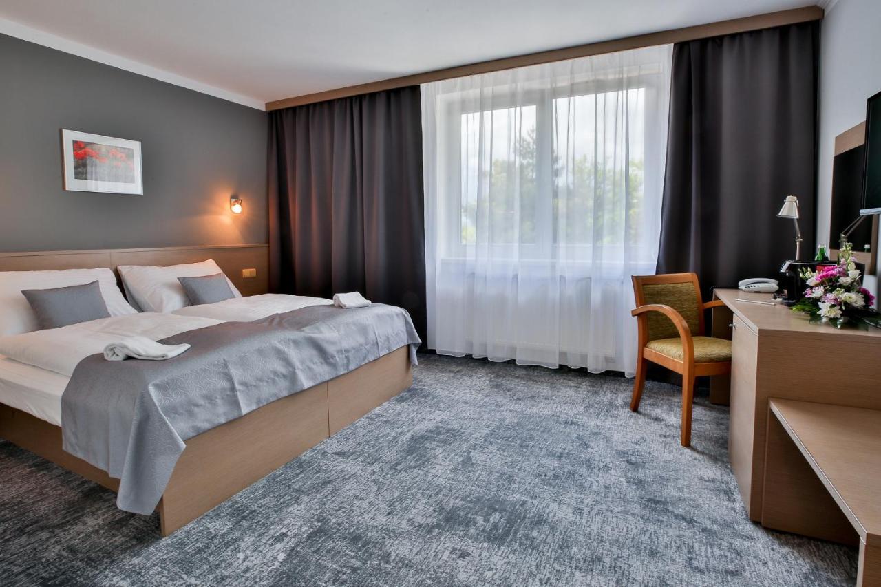 Lh Parkhotel Hluboka Nad Vltavou Congress & Wellness ภายนอก รูปภาพ