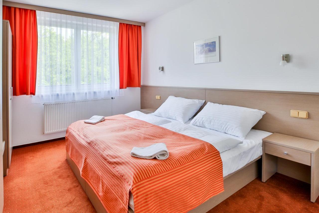 Lh Parkhotel Hluboka Nad Vltavou Congress & Wellness ภายนอก รูปภาพ