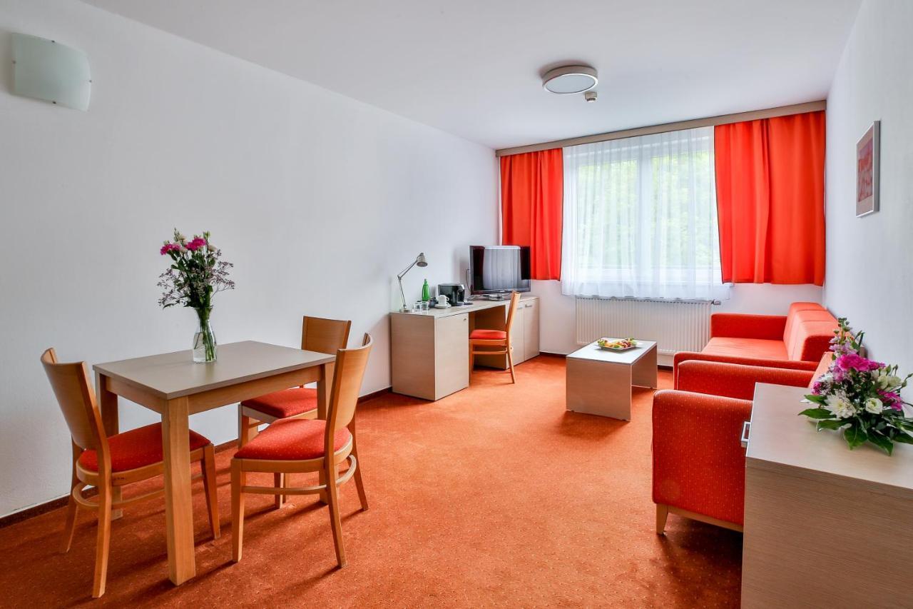 Lh Parkhotel Hluboka Nad Vltavou Congress & Wellness ภายนอก รูปภาพ