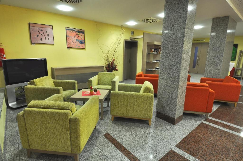 Lh Parkhotel Hluboka Nad Vltavou Congress & Wellness ภายนอก รูปภาพ