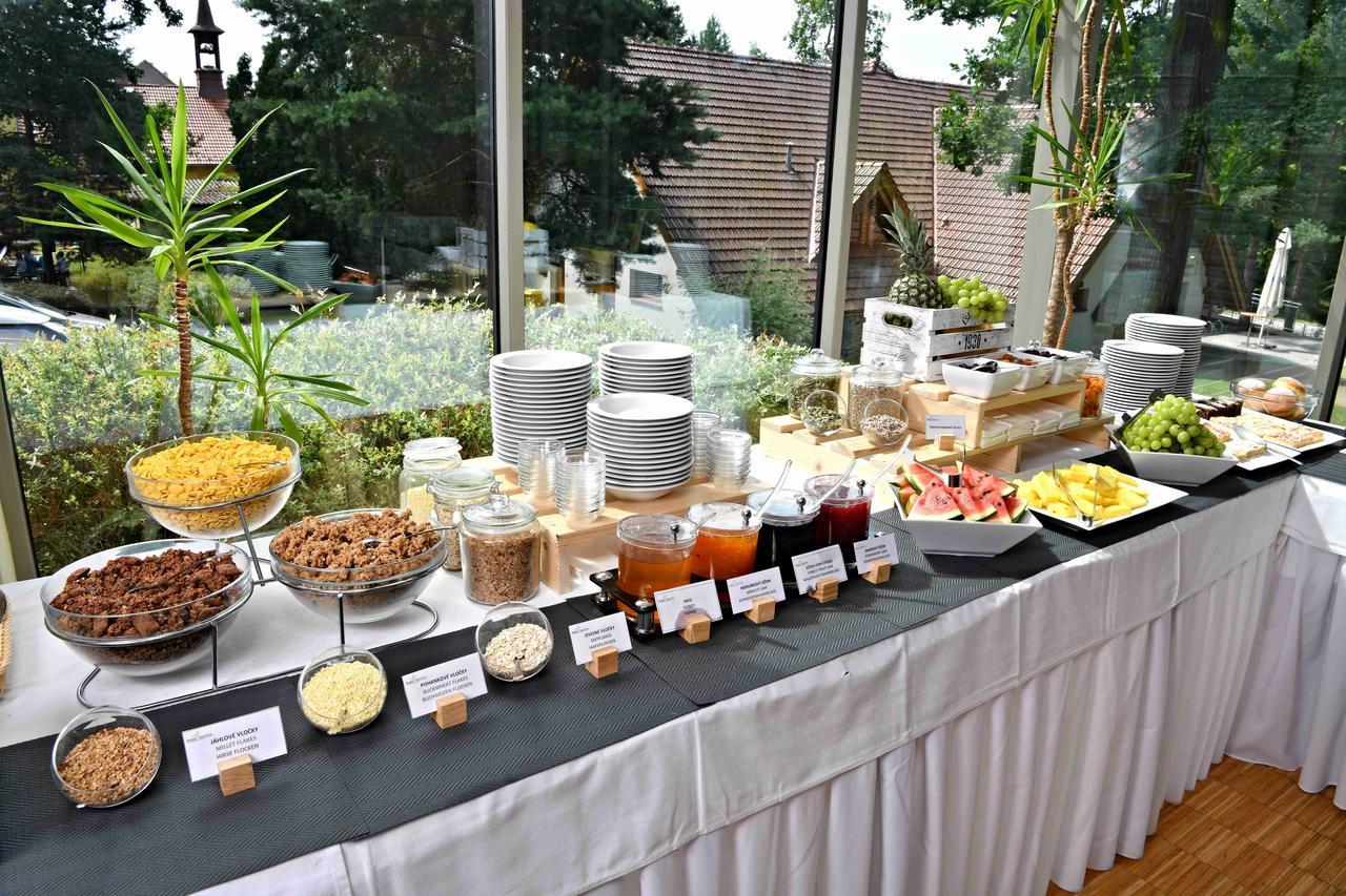 Lh Parkhotel Hluboka Nad Vltavou Congress & Wellness ภายนอก รูปภาพ
